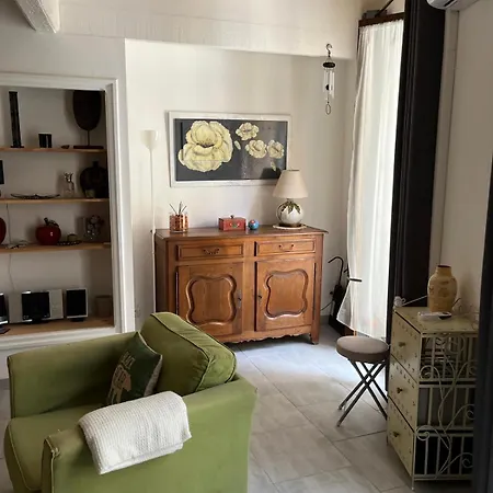 Confort Centre Historique Apartamento Pézenas